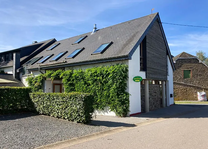 Paulis Cozy 4-Bedroom Holiday Home - Fireplace & Sun Terrace 4 Bathrooms - Free Parking, Sauna & Linens Included