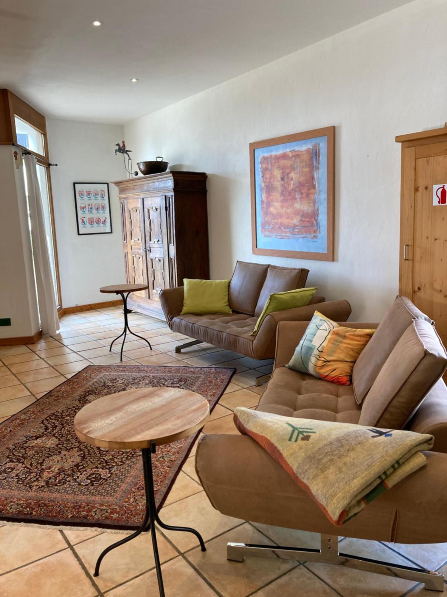 Casa vacanze Paulis Cozy 4-bedroom - Fireplace & Sun Terrace 4 Bathrooms - Free Parking, Sauna & Linens Included
