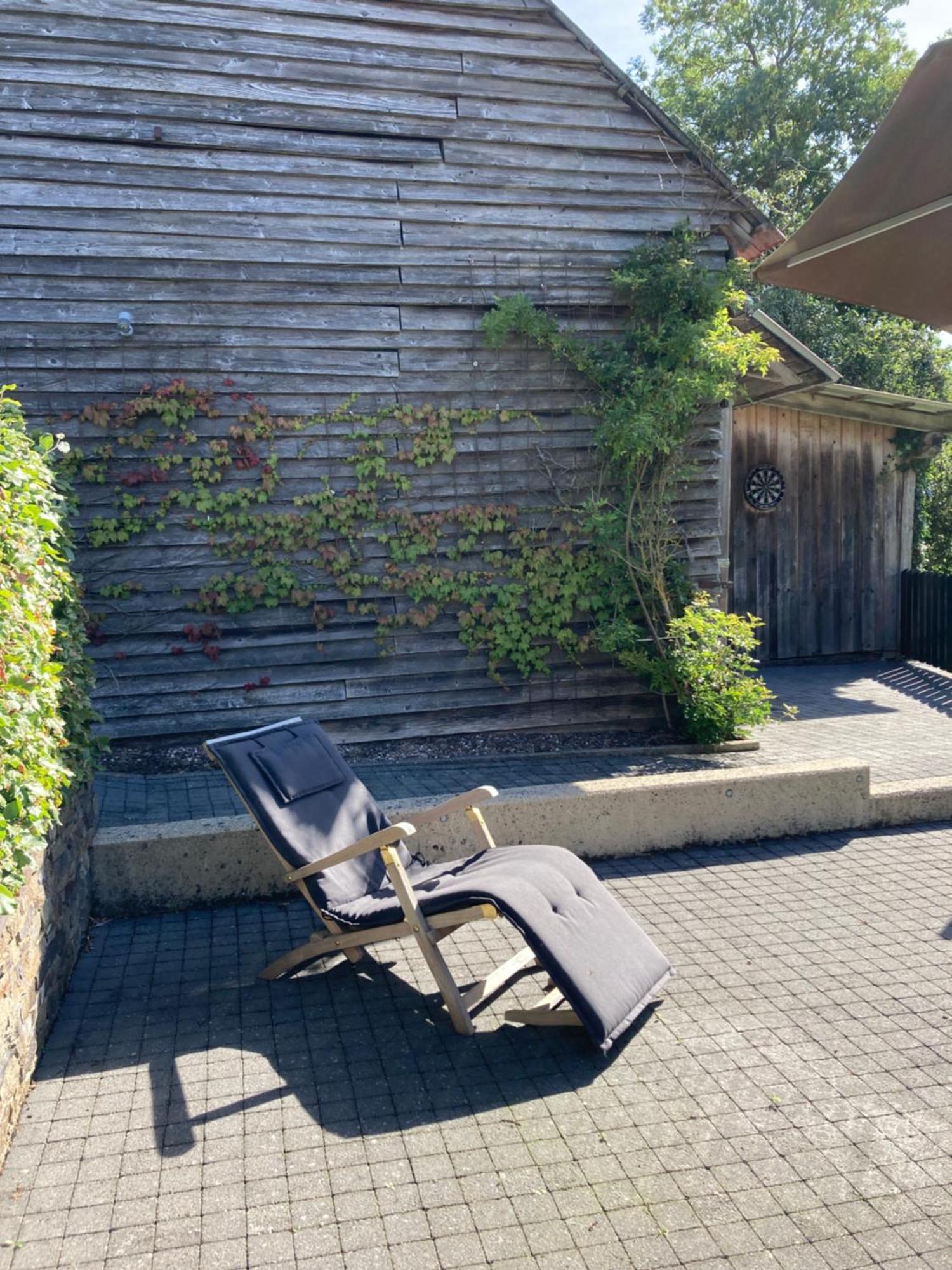 Paulis Cozy 4-bedroom - Fireplace & Sun Terrace 4 Bathrooms - Free Parking, Sauna & Linens Included